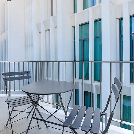 アパート 75 Prokymea- Steps From The Sea, Downtown, Balcony リマソール